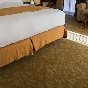 Superior Room Set